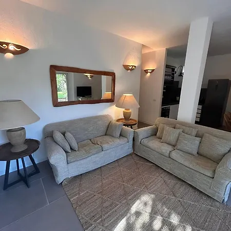 卡普里乔利公寓