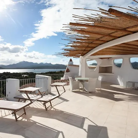 Le Di Capriccioli アパートホテル 4*